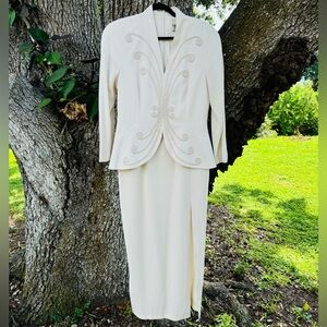 Vtg.Daymor Couture by C.Mercedes Ferreira Cream Beaded maxi dress with slit. 12